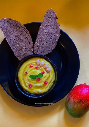 A picture of Mango Hummus.