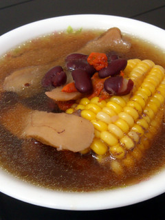 A picture of Kidney Bean And Sweetcorn In Chicken Soup.