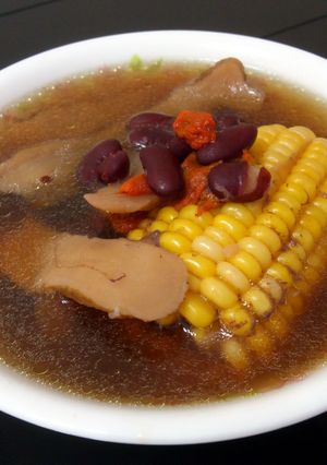A picture of Kidney Bean And Sweetcorn In Chicken Soup.