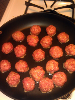 A picture of meatballs.