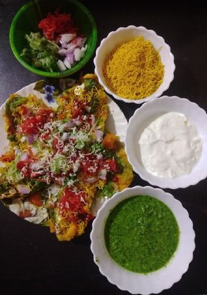 પાલક પત્તા ચાટ (Spinach Leaves Chaat Recipe In Gujarati) રેસીપી મુખ્ય ફોટો