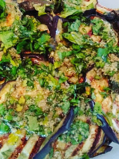 Una foto de Berenjenas asadas #vegetal