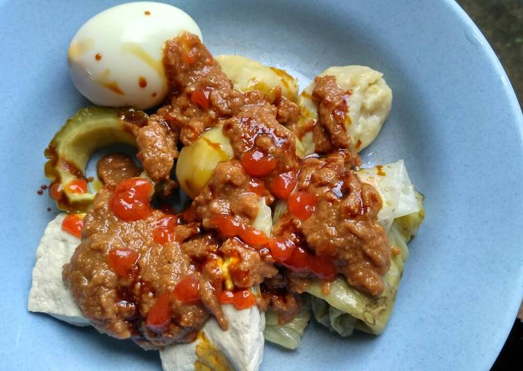 Bagaimana Menyiapkan Somay Ayam, Enak Banget