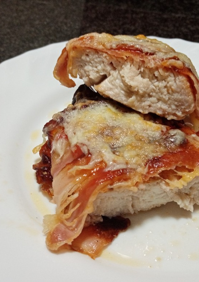 Una foto de Pechuga de pollo enrollada en bacon