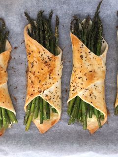 Una foto de Mini tartas de espárragos