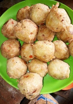 A picture of Yam Balls.