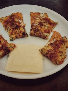 சீஸ் ஆம்லெட்(cheese omelette recipe in tamil) செய்முறை முக்கிய புகைப்படம்