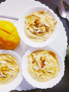 मैंगो श्रीखंड (Mango shrikhand recipe in hindi) रेसिपी मुख्य फोटो