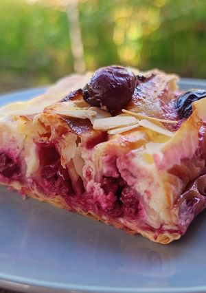 Фото Неймовірно простий ягідний пиріг (вишневий) з тістом філо 🍒.