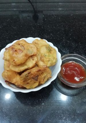 A picture of Onion Bhajiya.