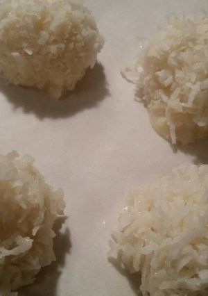 A picture of Coconut Snowballs.
