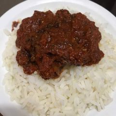 Rice with warmed stew A picture of Rice with warmed stew.