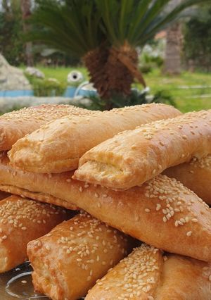 Φωτογραφία της συνταγής 🎶 Αφράτα γεμιστά μπαστούνια με κρέμα τυρί & φέτα 🎶
