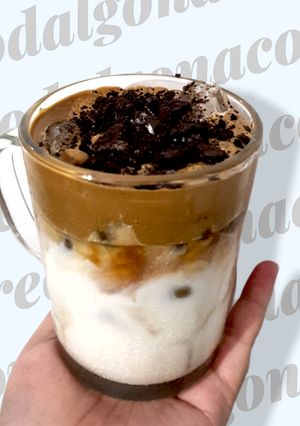 Hình của món Oreo Dalgona Coffee.