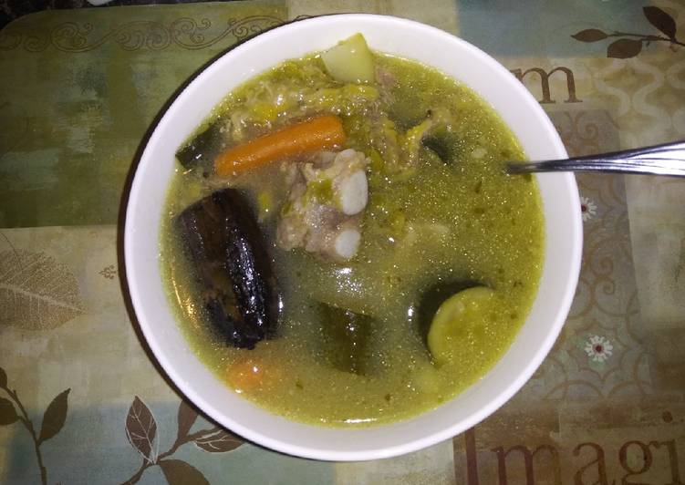 Sopa de lentejas con costilla de cerdo