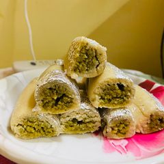 A picture of Kaju pista roll.