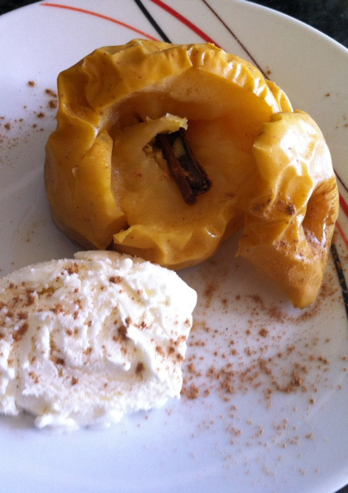 Una foto de Manzanas con helado en microondas