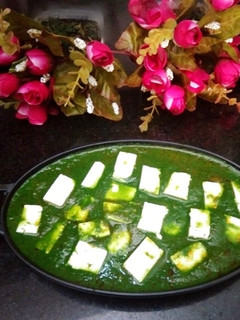 पालक पनीर (Palak paneer recipe in Hindi) रेसिपी मुख्य फोटो