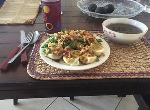 Una foto de Ensalada de berros y huevos