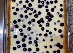Una foto de Kuchen yogurt, leche condensada y fruta 🤤