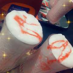 ميلك شيلك فراولة 😋🍓-レシピのメイン写真