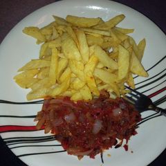 A picture of Chips and Sauce.