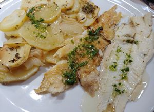 Foto principal de Lenguado Meunière al horno con patata panadera