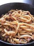 Stir-Fried Udon with Bean Sprouts and Beef