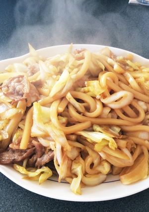 A picture of Easy Soy Sauce Stir-Fried Udon with Frozen Udon.