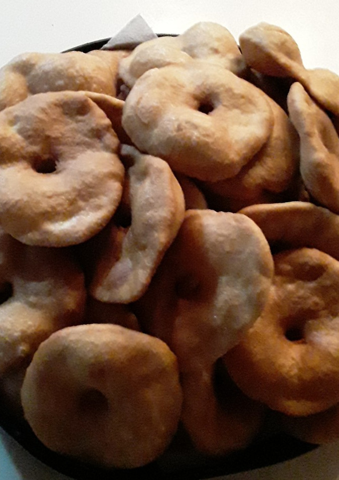 Una foto de Tortas Fritas Súper tiernas y crocantes para la tarde 😁