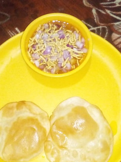 छोले भटूरे (Chole Bhature recipe in hindi) रेसिपी मुख्य फोटो