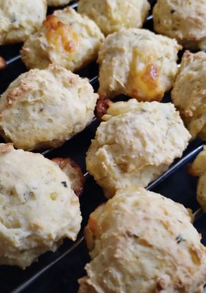 Una foto de Bocaditos de polenta rellenos de queso ❤️