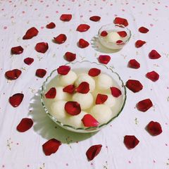 A picture of Semolina Rasogolla.