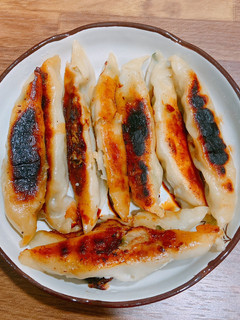 煎冷凍鍋貼 的食譜成品照片