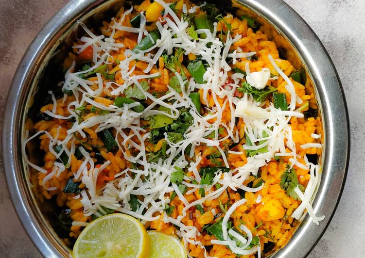 Steps to Make Any-night-of-the-week Spring Onion and Tomato Pulao