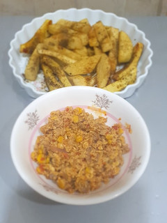 A picture of Fried yam and egg in geisha sauce.