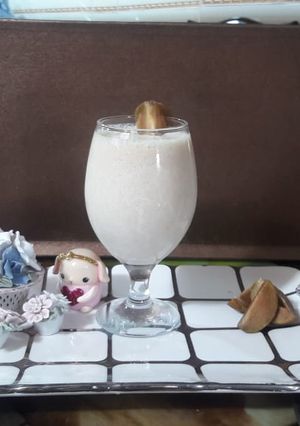 A picture of Chikoo shake.