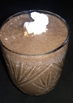 ચીકુ ચોકો મીલ્કશેક (chikoo choco milkshake recipe in gujarati) રેસીપી મુખ્ય ફોટો