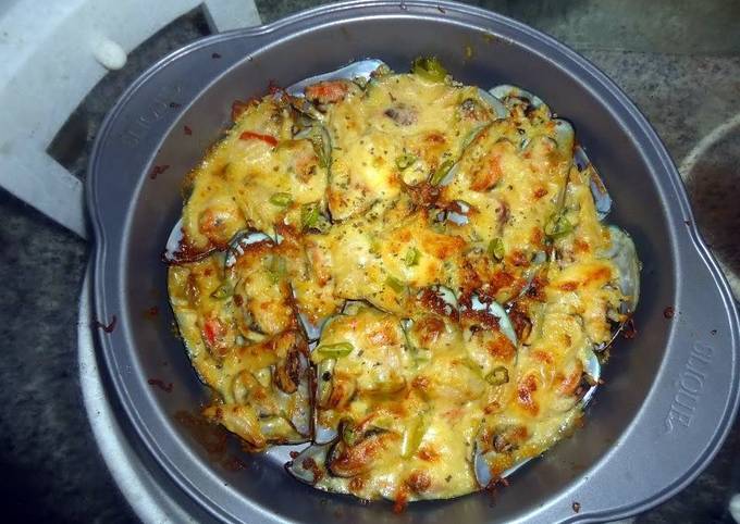 Recipe of Quick Spicy baked mussels