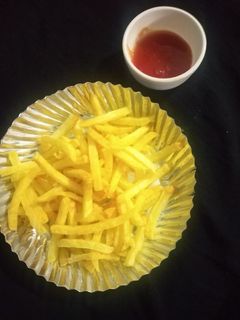 फ्रेंच फ्राइज (French fries recipe in hindi) रेसिपी मुख्य फोटो