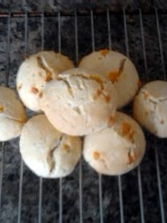 A picture of Cheese scones.