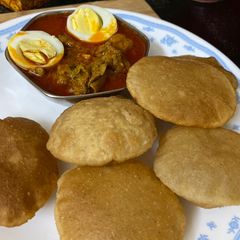 A picture of Kombdi Vade.