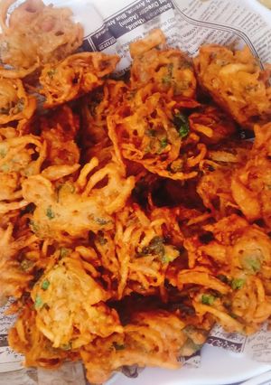 A picture of Crispy crunchy alu pakoray.