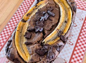 Una foto de Budín tropical de banana, cacao y coco SIN azúcares agregados, sin edulcorantes, sin refinados 🥥🍌 🍫
