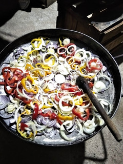Una foto de Bondiola al mix de morrones al disco