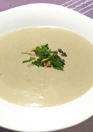 Una foto de Crema de champiñones exquisita