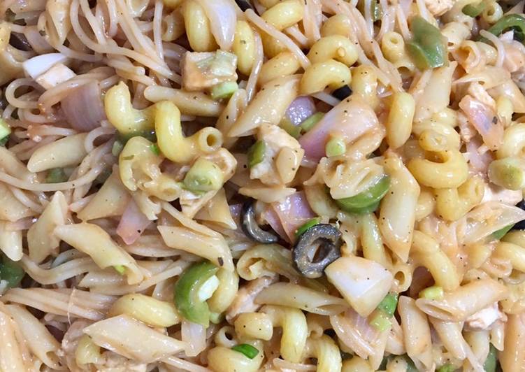 Recipe of Super Quick Homemade Chicken veggie pasta &amp;nodles mix👌😋😋😋