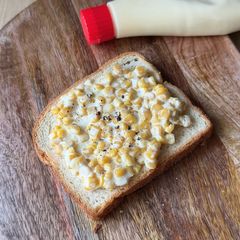 A picture of Corn Mayo Cheese Toast.