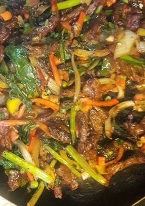 Una foto de Palomilla Salteada con Vegetales