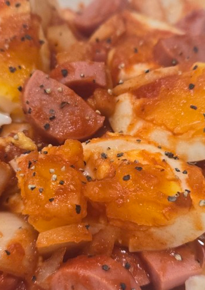 Una foto de Huevito con salsa (almuerzo)